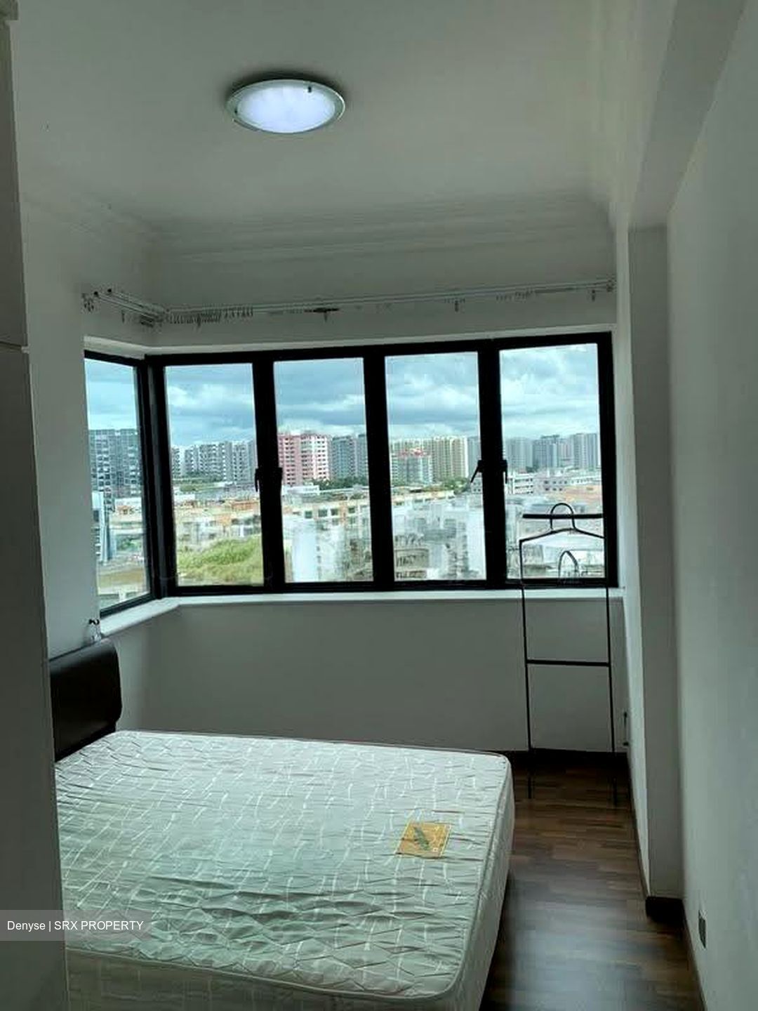 Simsville (D14), Condominium #628325981